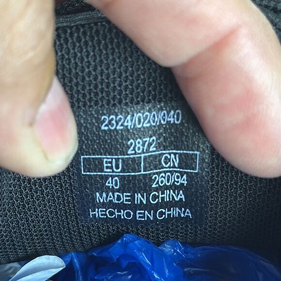 (M4) Zara men's sneaker size right 40/7.5, left 41/8 US, different size - Picture 10 of 12